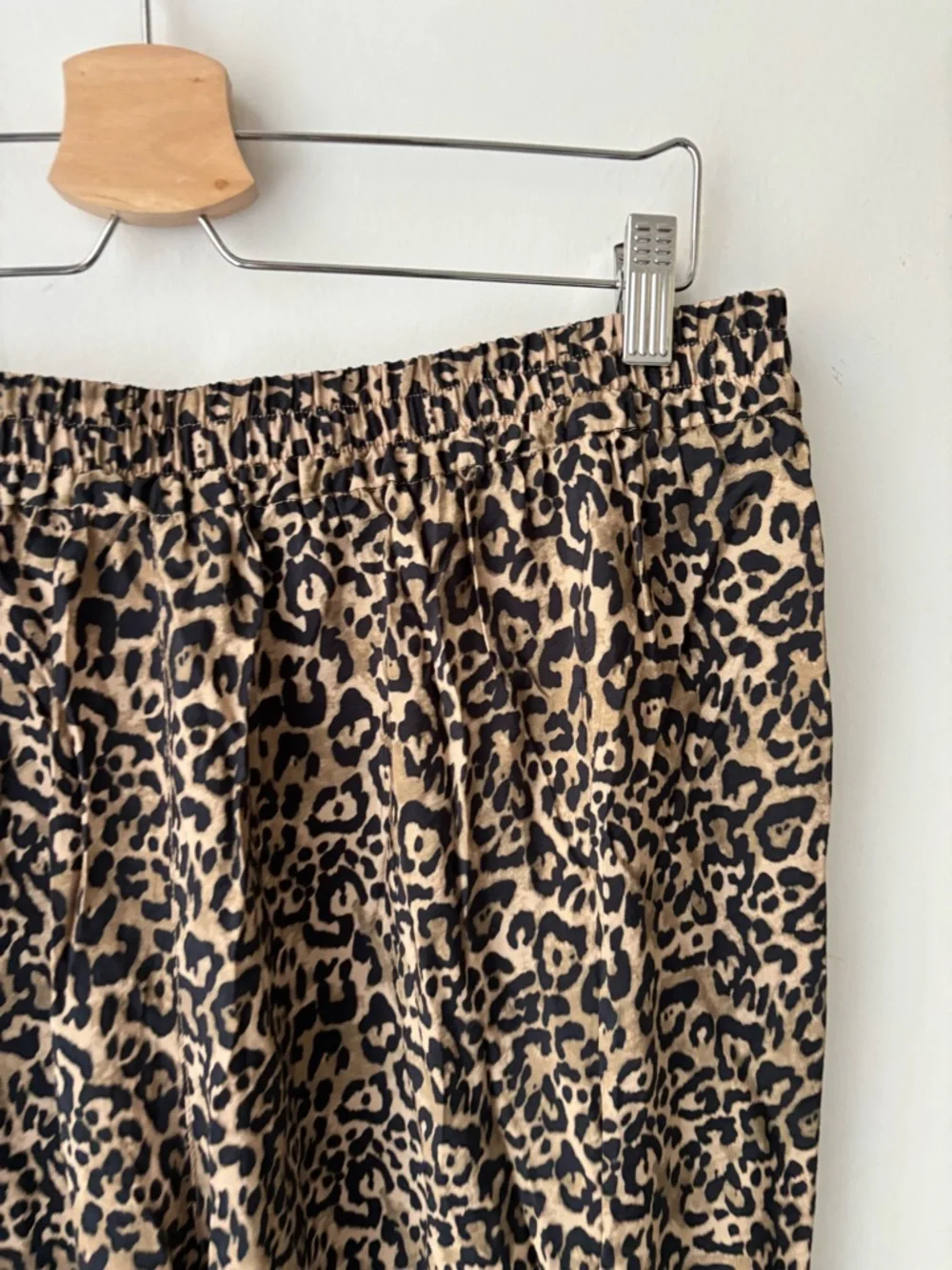 Joe Fresh Leopard Print Wide Leg Pants | High Rise Animal Print Chic - Picture 6 of 8